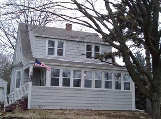 535 Garden Rd, Dekalb, IL 60115