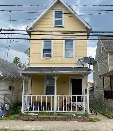 3rd image of 113 Webster St