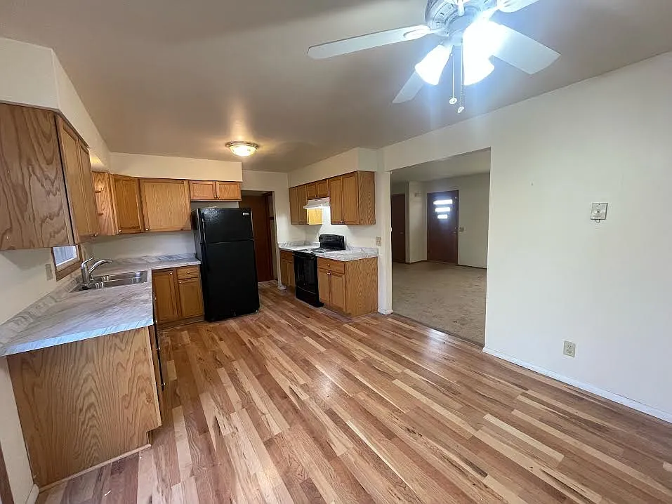 Building Photo - 2844 Dahle St
