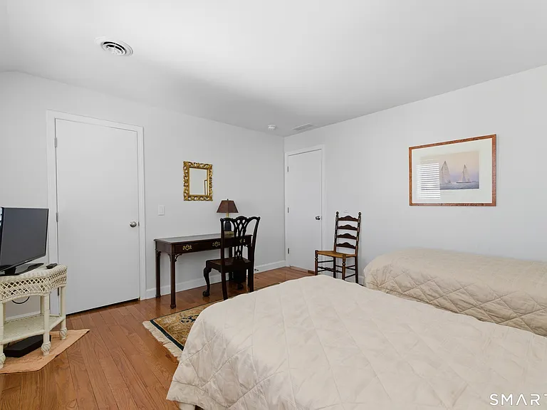 2 Miller St — Photo 22
