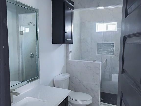 5th image of 906 Woodson Ave #1