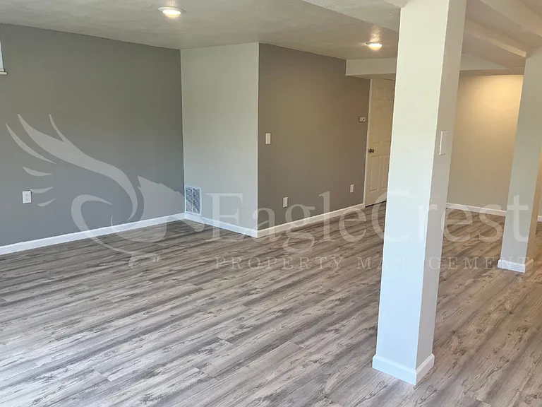 1110 S College Ave — Photo 6
