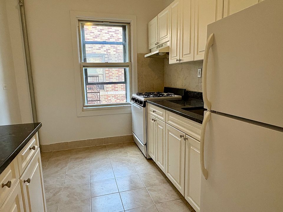 1st image of 921 McLean Ave APT F1
