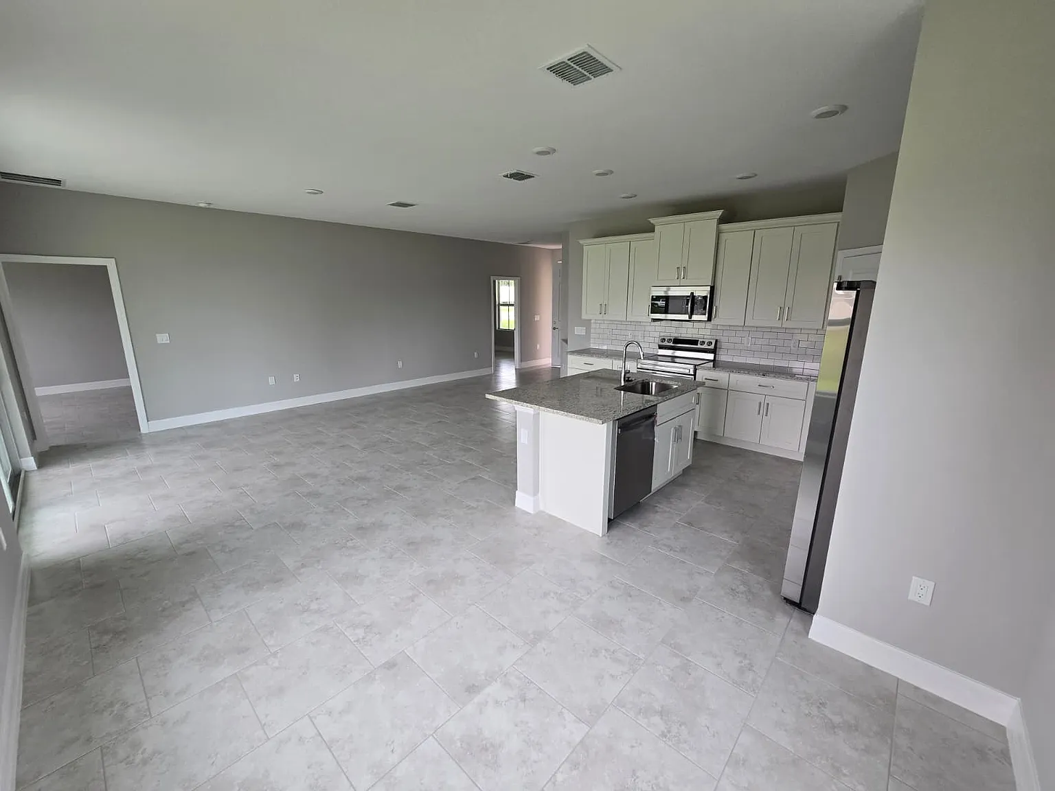 3 bed, 1615 sqft, $2,000 — Photo 4