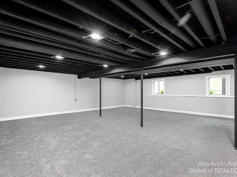 2 Maple Village Ct — Photo 17