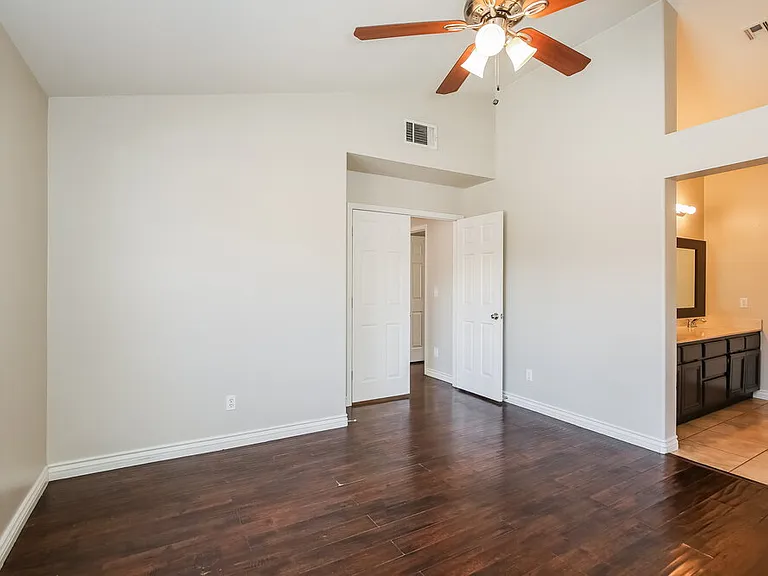4565 Savin Cir — Photo 11