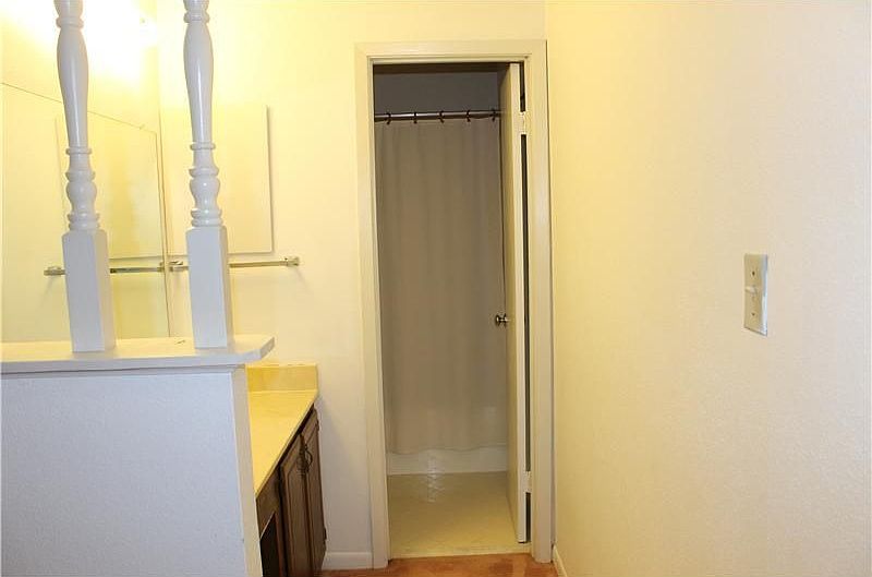 1st image of 2608 W Catawba Dr