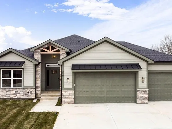 2401 Larkspur Ln, Kearney, MO 64060