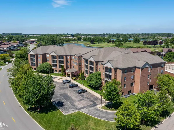 2210 Country Club Dr, Saint Clair Shores, MI 48082