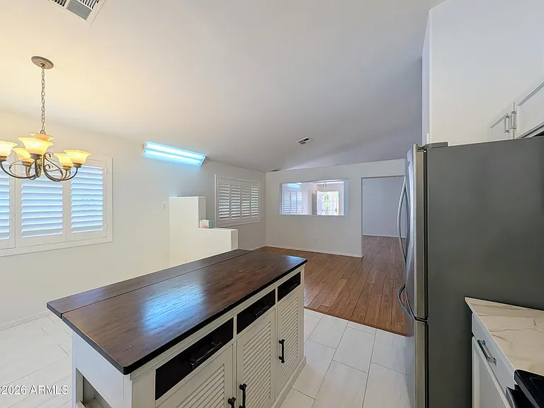 2824 W Angela Dr — Photo 21