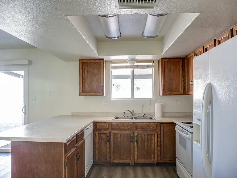 1453 S Cochise — Photo 14