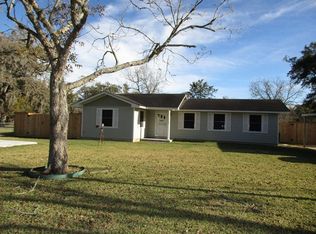 1149 4th St, Clute, TX 77531