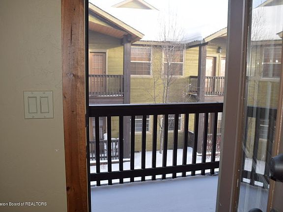 3rd image of 670 Buffalo Junction Loop Unit 20