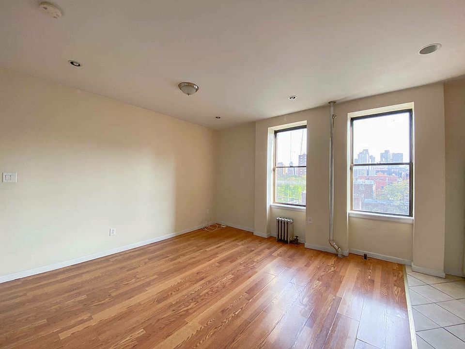 1st image of 1904 3rd Ave #5CC