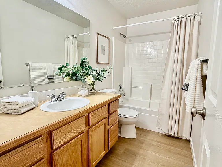 17203 N Midsummers Ln — Photo 15