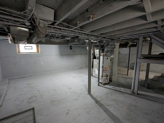 5th image of 918 S Goodman St