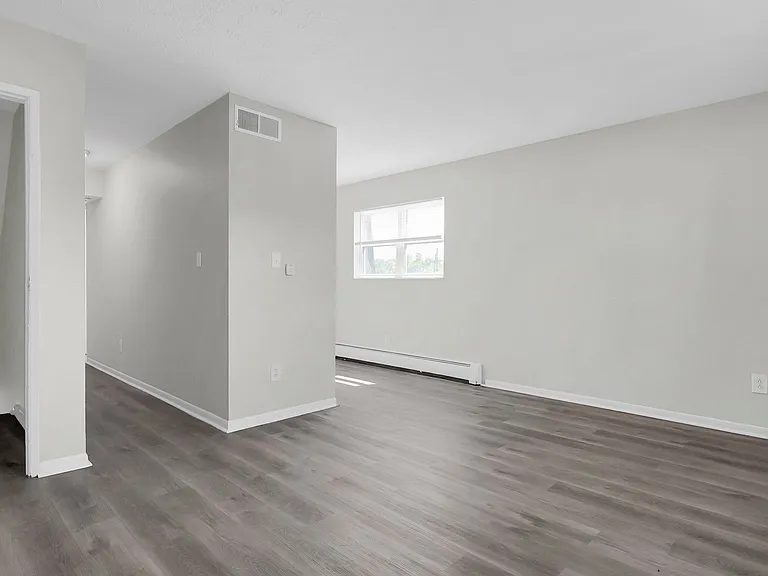 2405 Belcher Dr #B — Photo 2
