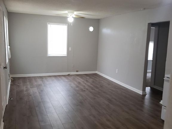 3rd image of 633 Scotland Dr
