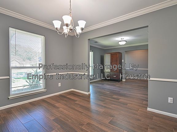 3rd image of 5923 Autumn Forest Dr