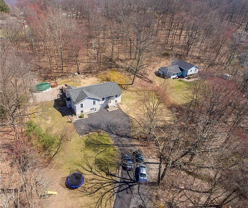 1st image of 25 Rosaline Ln
