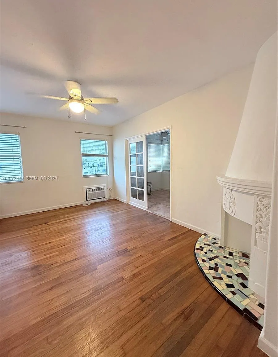 900 Jefferson Ave — Photo 2