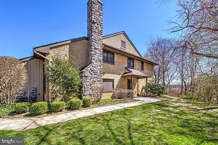 17 Ashford Dr — Photo 3