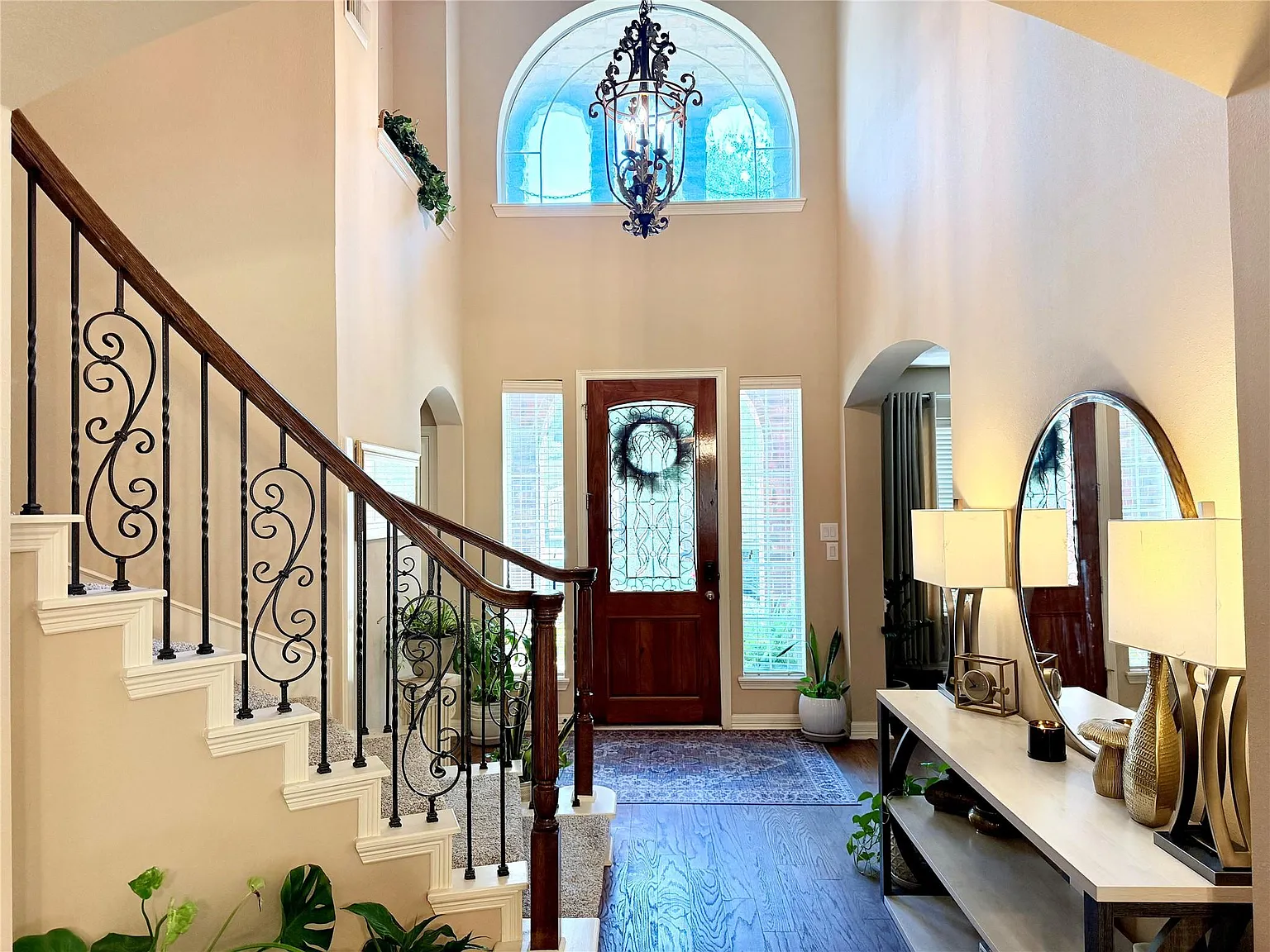 4 bed, 3.5 bath, 3840 sqft, $3,800 — Photo 3