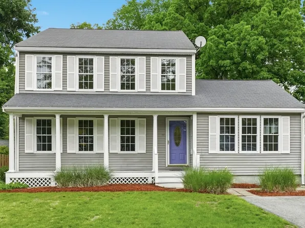 66 Perry Henderson Dr, Framingham, MA 01701