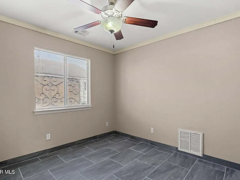 804 Desert Cactus Dr — Photo 12