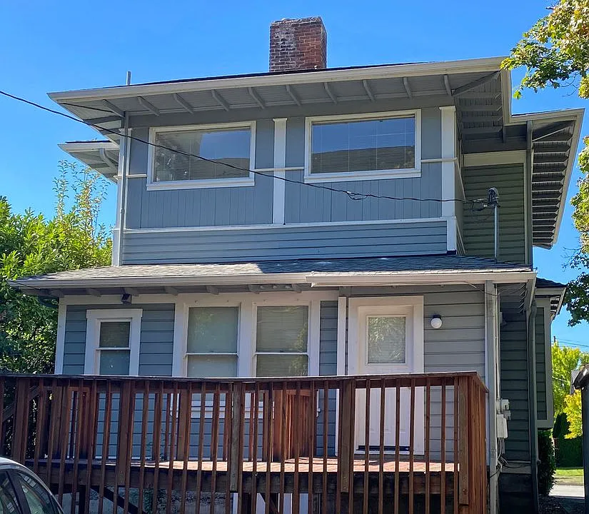 121 NW 8th St