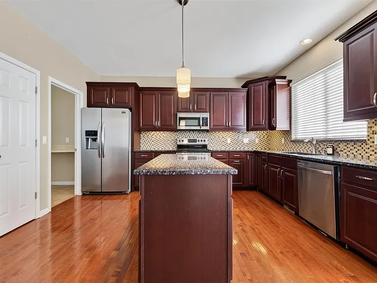 699 Bay Pointe Dr — Photo 17