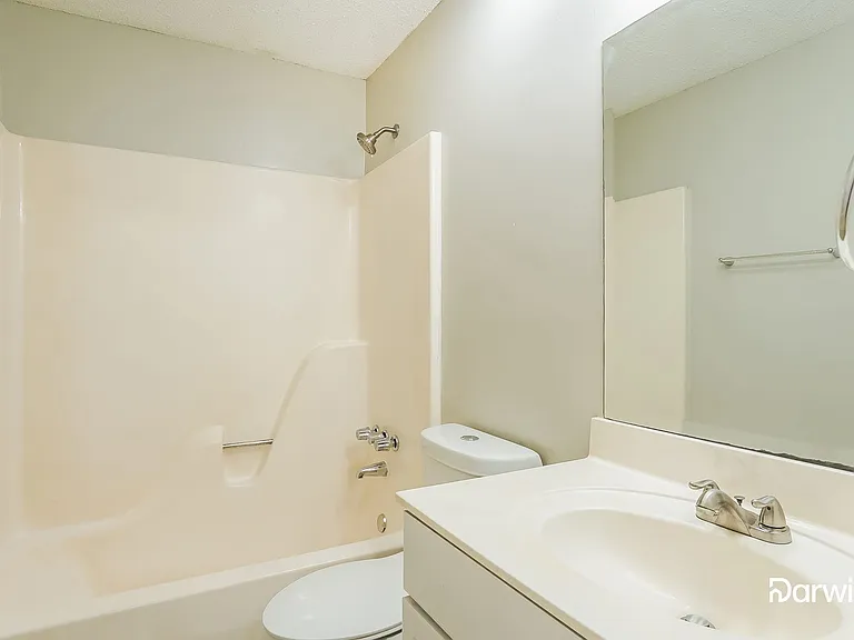 5704 Dorchester Way — Photo 10