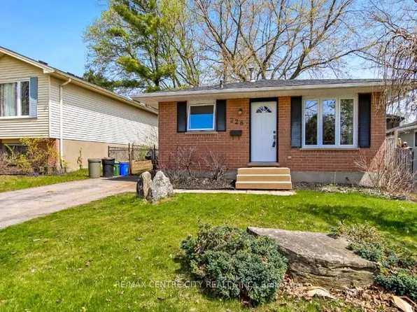 228 Pochard Ln, London, ON N5W 5Z3