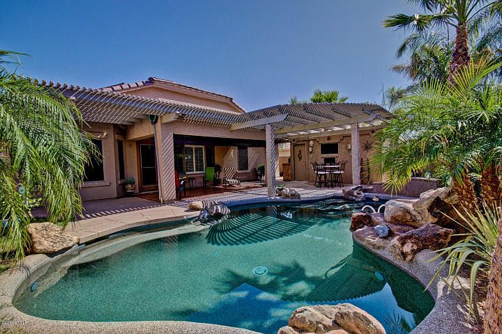 1st image of 17739 W Crocus Dr