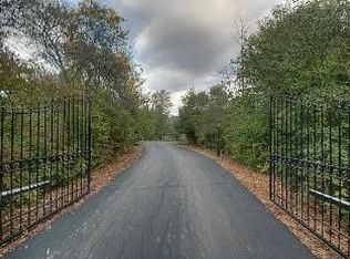 6499 Warren Ct, Ann Arbor, MI 48105