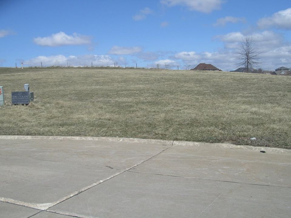 1st image of 27 Sandstone Ct