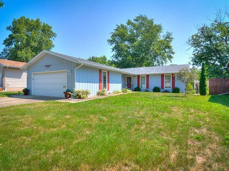 4444 N Adams Dr — Photo 1
