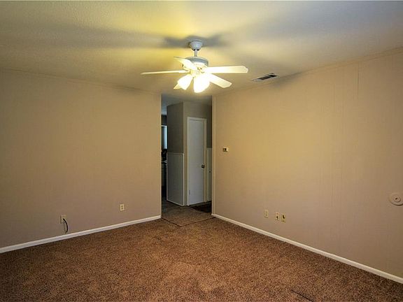 4th image of 3202 Lark St