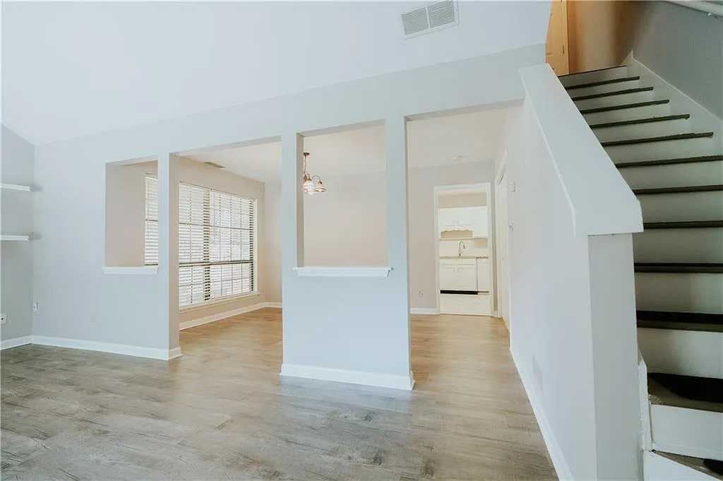 2 bed, 2.0 bath, 1739 sqft, $2,500 — Photo 4