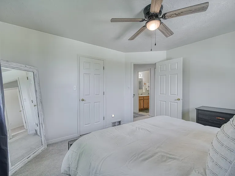 741 Clarence Ct — Photo 27