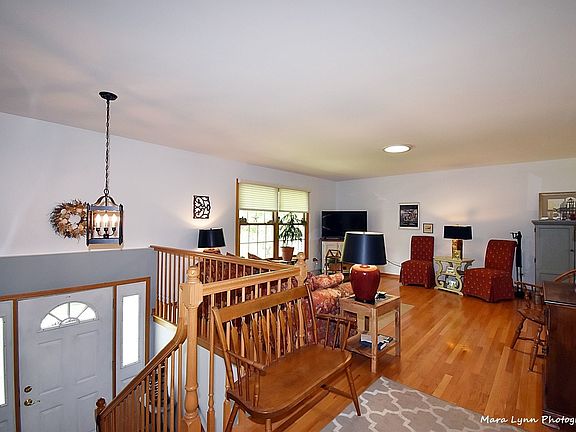 5th image of 545 Maywood Ln