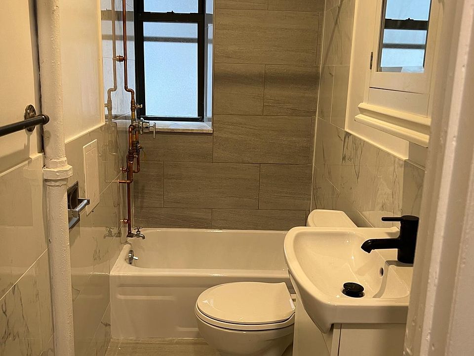 2nd image of 2408 Cambreleng Ave #2