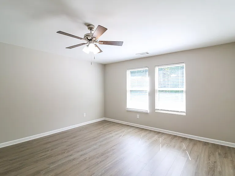 1091 Coldwater Dr — Photo 10