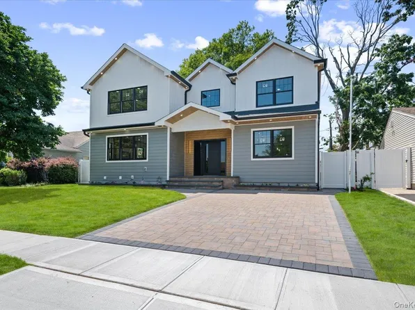 517 Corral Run, Bethpage, NY 11714