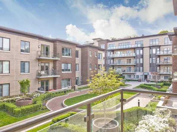 250 Henley Pl, Weehawken, NJ 07086