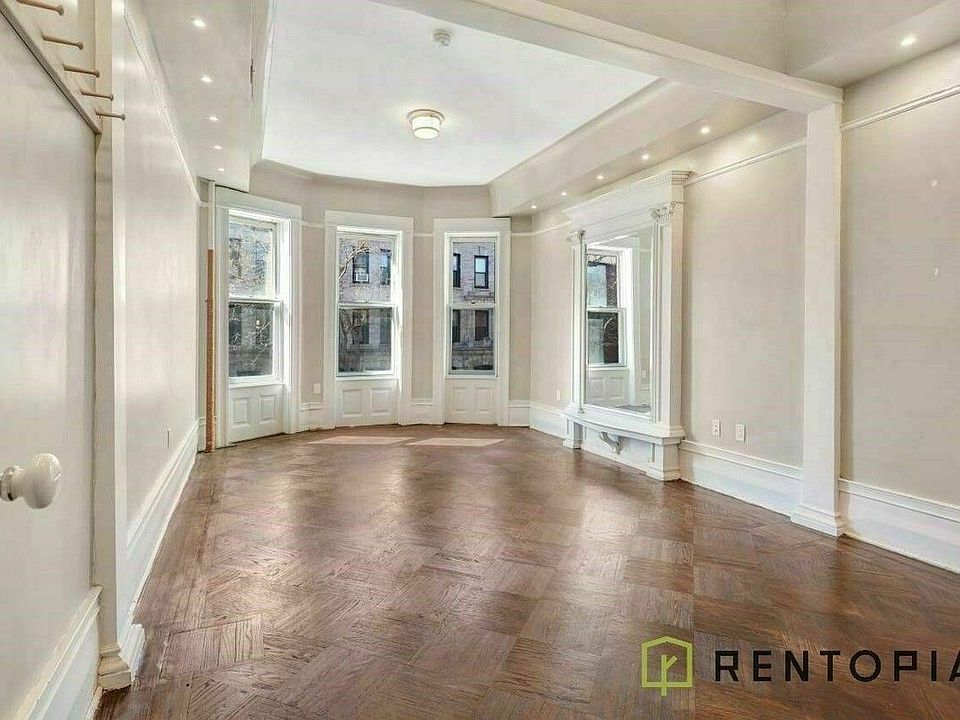 1st image of 205 Saint James Pl #2S