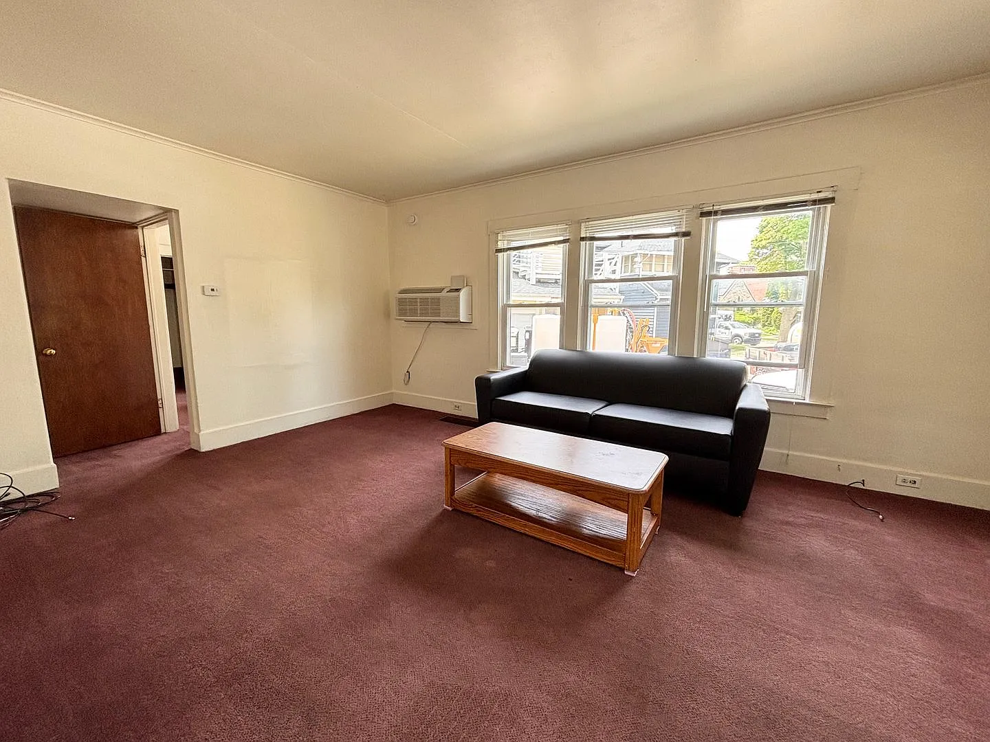 6 Bed/3 Bath Private Home Available May '27 — Photo 4