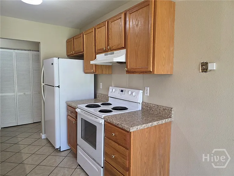 407 Savannah Ave — Photo 7
