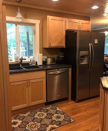 3rd image of 36235 Vickers Dr NE