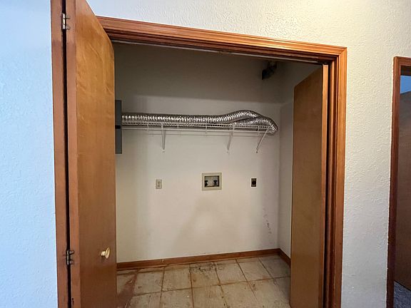 5th image of 702 Streck Ct #3